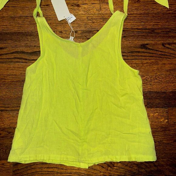 New Weekend Los Angeles Top - Picture 3 of 4